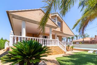 Chalet in Corinto-Almardà. Fantástico chalet independiente a 50 metros de la playa de almar