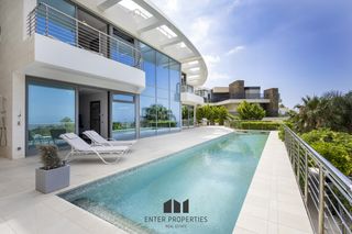 Pis en Altea Hills. Descubra esta espectacular villa ubicada en la exclusiva urbaniz