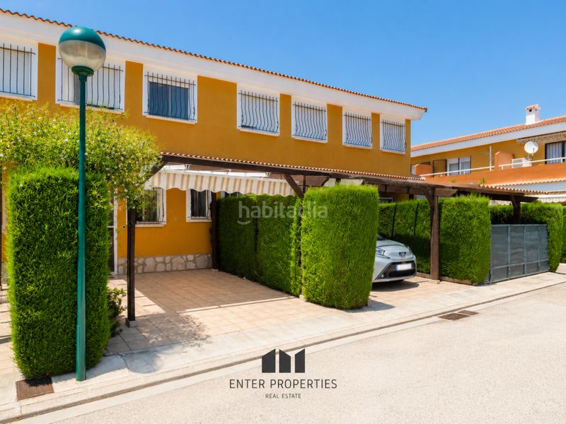 Foto 95fe972b-1392-4861-a9bf-ef46eb606fec. Casa adossada amb piscina a Poblets (els)