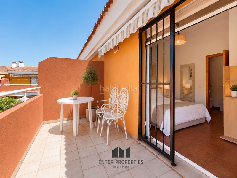 Foto f4877e2d-6a78-450e-b874-c8afbc601206. Casa adossada amb piscina a Poblets (els)