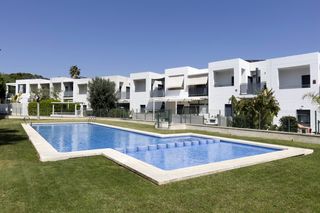 Semi detached house in San Antonio de Benagéber. Exclusivo adosado en san antonio de benagéber! vivienda amplia,