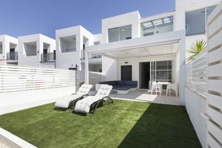Casa adossada en San Antonio de Benag�ber. La casa donde tu familia tendr� espacio para crecer, disfrutar y