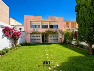 Chalet à Centro. Este gran chalet en bétera constituye un activo inmobiliario ide
