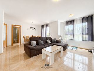 Etagenwohnung in Teulada. Esta vivienda en teulada destaca por su arquitectura funcional y