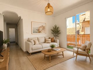 Piso en Centro. Descubre una vivienda con una personalidad especial, espacios am