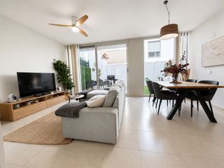 Casa adossada a Núcleo Urbano. Una vivienda acogedora en la pobla de vallbona con todo a tu alc