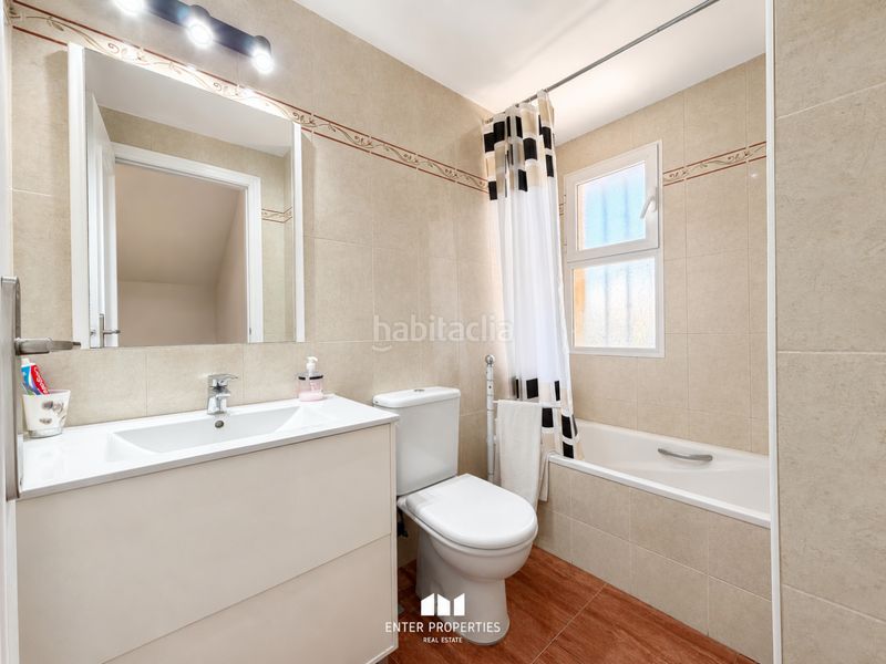 Foto b2372988-3325-467a-9a62-d59355458e46. Xalet amb calefacció aparcament piscina a Coloma Nucia (la)
