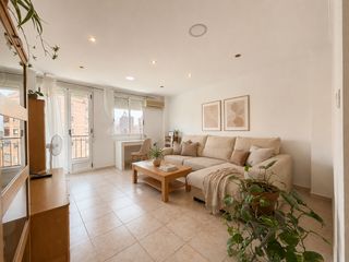 Pis en Casco Antiguo. Piso luminoso de 3 habitaciones con balc�n y vistas despejadaste