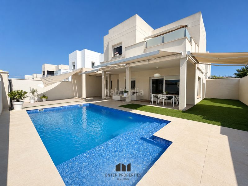 Maison jumelée avec chauffage parking piscine dans La Conarda Pobla de Vallbona (la)