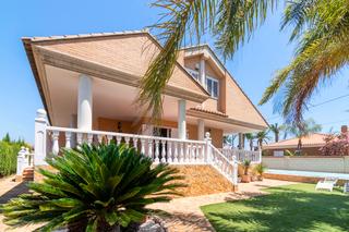 Xalet a Corinto-Almardà. Fantastico chalet independiente en la playa de almardaconstruido