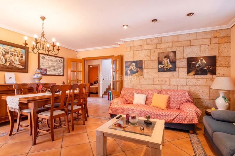 Foto 529a3b32-9335-4d10-9aa4-335a79e70966. Chalet fantastico chalet independiente en la playa de almardaconstruido sobre una parcela llana de 504 m2 tiene una superficie construida en Sagunt