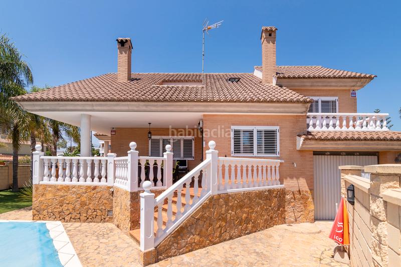 Foto 85fac466-a104-4fe6-bc8c-bd7edf3fa53f. Chalet fantastico chalet independiente en la playa de almardaconstruido sobre una parcela llana de 504 m2 tiene una superficie construida en Sagunt