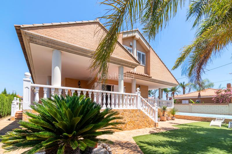 Foto 966284a1-a83c-42f5-94c8-1f74fcb886ac. Chalet fantastico chalet independiente en la playa de almardaconstruido sobre una parcela llana de 504 m2 tiene una superficie construida en Sagunt