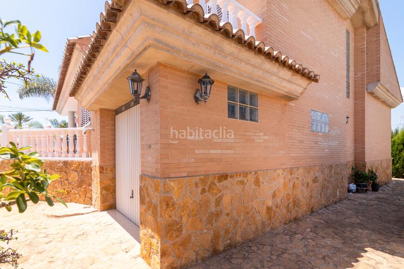 Foto 979b30c1-915f-43ff-b774-93f418f01f9b. Chalet fantastico chalet independiente en la playa de almardaconstruido sobre una parcela llana de 504 m2 tiene una superficie construida en Sagunt