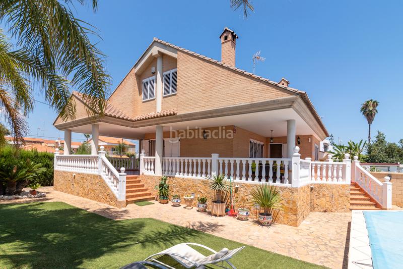 Foto abac209a-31e3-4a14-8de4-409a3c09f388. Chalet fantastico chalet independiente en la playa de almardaconstruido sobre una parcela llana de 504 m2 tiene una superficie construida en Sagunt
