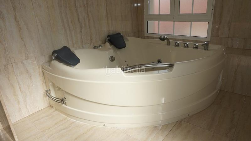 Foto 1020c640-7cc0-46b4-960c-7e53c8cb087b. Chalet increible chalet de lujo con piscina en leliana!al ver esta vivienda te vas a enamorar tan solo viendo la entrada.nada más llegar en Eliana (l´)