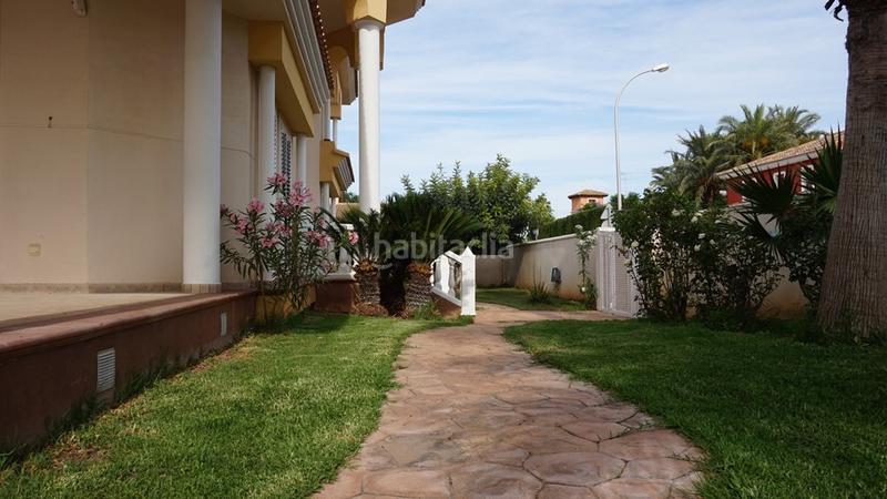 Foto 160990e3-e959-480b-8af4-23adc9d65187. Chalet increible chalet de lujo con piscina en leliana!al ver esta vivienda te vas a enamorar tan solo viendo la entrada.nada más llegar en Eliana (l´)