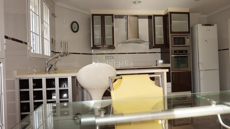 Foto 23ea99aa-201c-48a6-b34a-d96e6971f4b4. Chalet increible chalet de lujo con piscina en leliana!al ver esta vivienda te vas a enamorar tan solo viendo la entrada.nada más llegar en Eliana (l´)