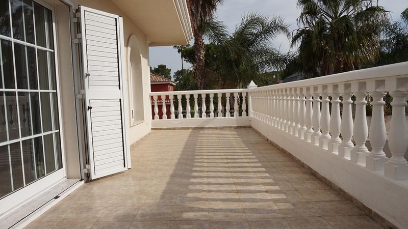 Foto 310f2678-cd78-499e-b80c-b86c45b35f97. Chalet increible chalet de lujo con piscina en leliana!al ver esta vivienda te vas a enamorar tan solo viendo la entrada.nada más llegar en Eliana (l´)