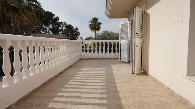 Foto 3453afdf-e974-49f8-ada7-eb2dc4d74f63. Chalet increible chalet de lujo con piscina en leliana!al ver esta vivienda te vas a enamorar tan solo viendo la entrada.nada más llegar en Eliana (l´)