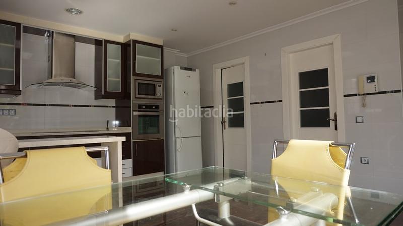 Foto 7078e0a4-8fd5-43fd-9b81-f95d08704e0f. Chalet increible chalet de lujo con piscina en leliana!al ver esta vivienda te vas a enamorar tan solo viendo la entrada.nada más llegar en Eliana (l´)