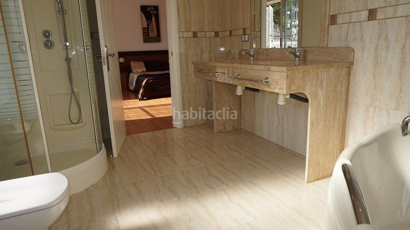 Foto 99f4be8c-20f5-43cf-b0f0-f7f8f899cdfb. Chalet increible chalet de lujo con piscina en leliana!al ver esta vivienda te vas a enamorar tan solo viendo la entrada.nada más llegar en Eliana (l´)