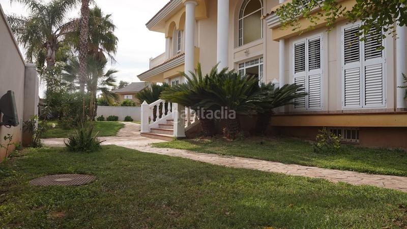 Foto 9c0328b8-6902-441a-8d53-abdd3d7a8a2a. Chalet increible chalet de lujo con piscina en leliana!al ver esta vivienda te vas a enamorar tan solo viendo la entrada.nada más llegar en Eliana (l´)