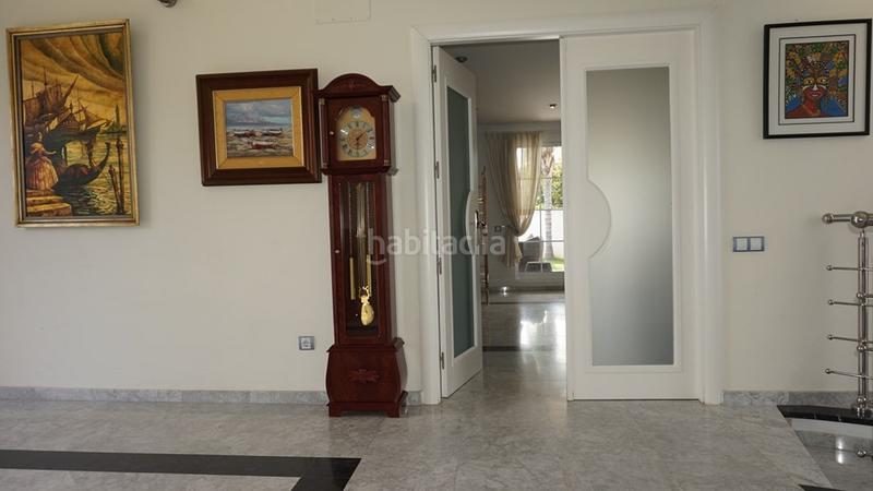Foto a1dccd17-3423-47d0-a102-9dd2dda9b6a1. Chalet increible chalet de lujo con piscina en leliana!al ver esta vivienda te vas a enamorar tan solo viendo la entrada.nada más llegar en Eliana (l´)