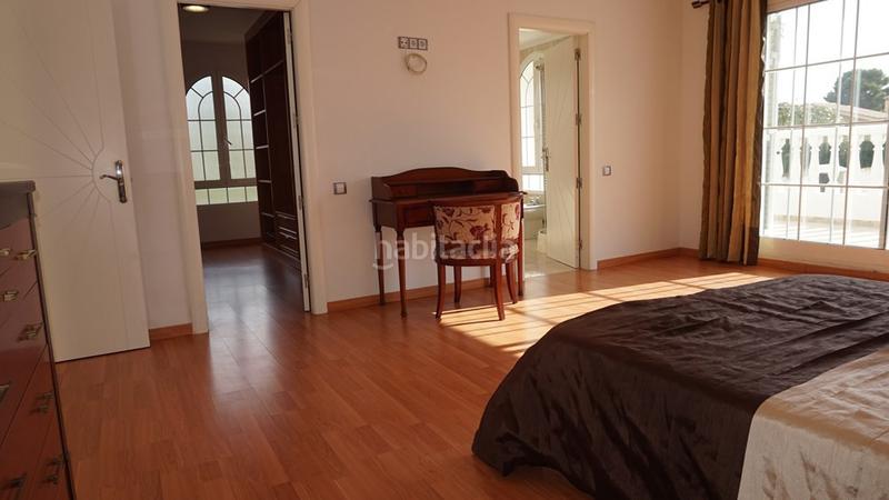 Foto a4d36f5d-52ce-4c8a-8d77-cc850030e1fb. Chalet increible chalet de lujo con piscina en leliana!al ver esta vivienda te vas a enamorar tan solo viendo la entrada.nada más llegar en Eliana (l´)