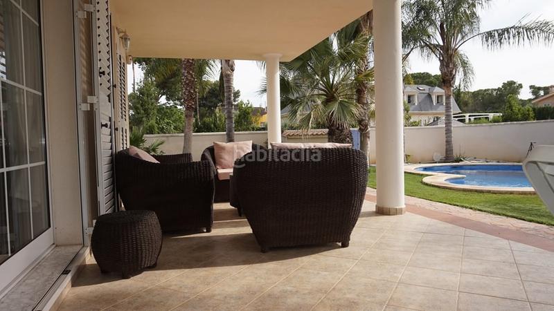 Foto a71f5fe8-edb5-4feb-b061-fce67b5a99c3. Chalet increible chalet de lujo con piscina en leliana!al ver esta vivienda te vas a enamorar tan solo viendo la entrada.nada más llegar en Eliana (l´)