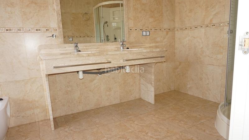Foto a9216ba9-f6d3-43b2-8372-89e0e1abdc8a. Chalet increible chalet de lujo con piscina en leliana!al ver esta vivienda te vas a enamorar tan solo viendo la entrada.nada más llegar en Eliana (l´)