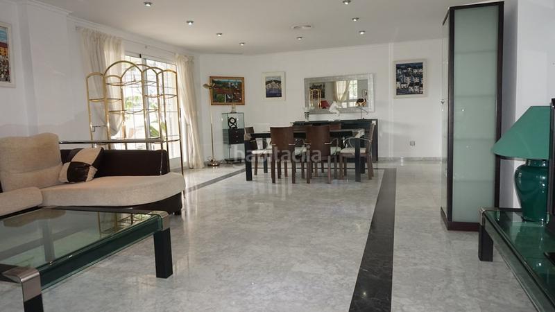 Foto b2e9511c-ab0f-4866-bde4-f7b40a9496c2. Chalet increible chalet de lujo con piscina en leliana!al ver esta vivienda te vas a enamorar tan solo viendo la entrada.nada más llegar en Eliana (l´)