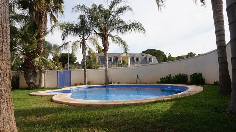Foto c3a964a5-9dc8-4475-986e-0e00d8a39f20. Chalet increible chalet de lujo con piscina en leliana!al ver esta vivienda te vas a enamorar tan solo viendo la entrada.nada más llegar en Eliana (l´)