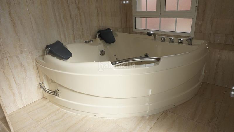 Foto d4ebf462-755a-410f-9450-da66bd9c369c. Chalet increible chalet de lujo con piscina en leliana!al ver esta vivienda te vas a enamorar tan solo viendo la entrada.nada más llegar en Eliana (l´)