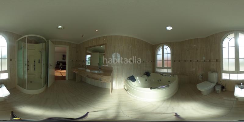 Foto eab76a33-a979-417d-9879-45aeeeaca35e. Chalet increible chalet de lujo con piscina en leliana!al ver esta vivienda te vas a enamorar tan solo viendo la entrada.nada más llegar en Eliana (l´)