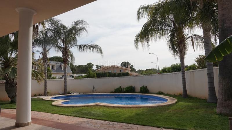 Foto fe3a4cec-caa2-456f-a6d7-e84e6598e6b3. Chalet increible chalet de lujo con piscina en leliana!al ver esta vivienda te vas a enamorar tan solo viendo la entrada.nada más llegar en Eliana (l´)