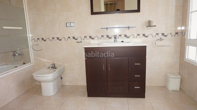 Foto fed38b28-0f35-44f4-9361-8ea8d90e6cff. Chalet increible chalet de lujo con piscina en leliana!al ver esta vivienda te vas a enamorar tan solo viendo la entrada.nada más llegar en Eliana (l´)