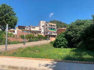 Terreny residencial a Serra. Parcela urbana en pleno centro de serraterreno de 1260  m2 en su