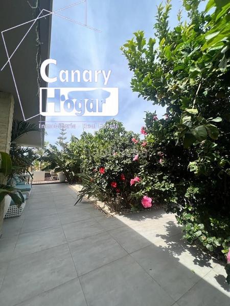 Foto fb7d35a2-b040-40e3-b5da-e27fdb722964. Chalet villa de lujo en venta en madroñal costa en Adeje