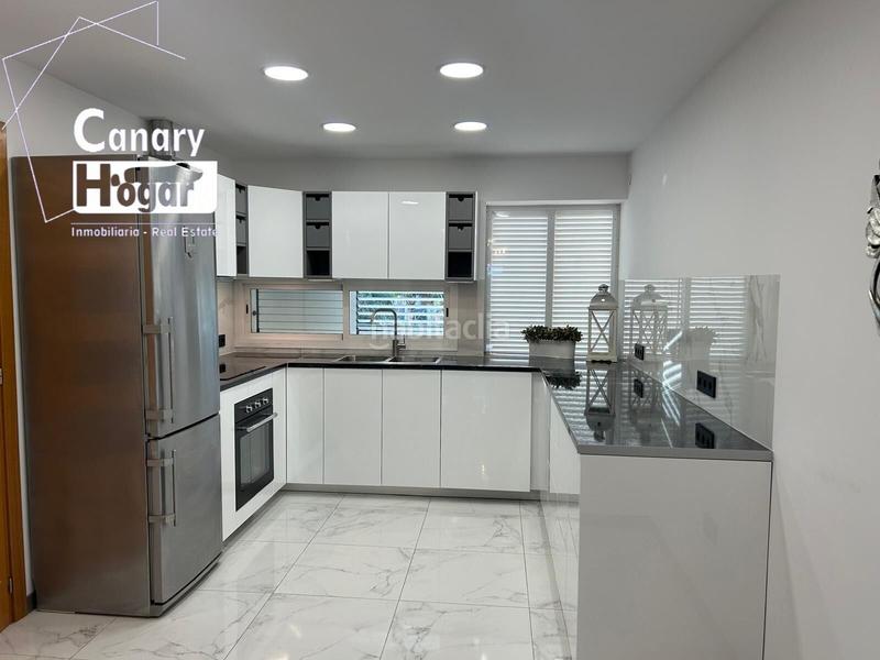 Foto 5696aa35-f662-4a29-93a5-7458246cdfa3. Casa a schiera con parcheggio piscina in Playa Fañabé Alto Adeje