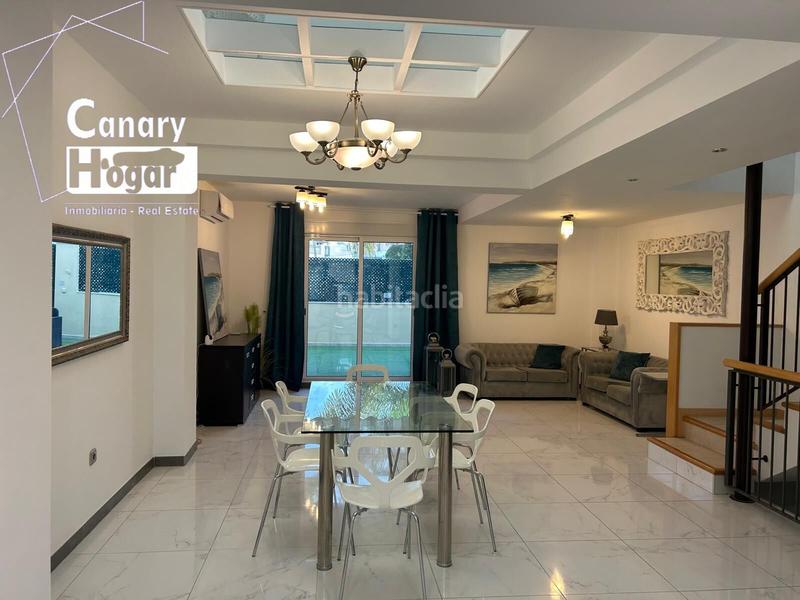 Foto ef8c078e-877c-4188-9fe0-d84f6aaca94e. Casa a schiera con parcheggio piscina in Playa Fañabé Alto Adeje