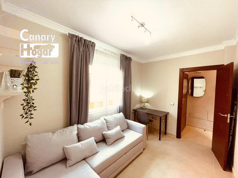 Foto b5d3276a-7f2f-42fe-8b28-02433087996d. Chalet con parcheggio piscina in Los Cristianos Arona