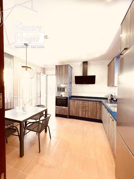 Foto c3d6394b-55b1-42ca-880a-6ad45d3b6e17. Chalet con parcheggio piscina in Los Cristianos Arona