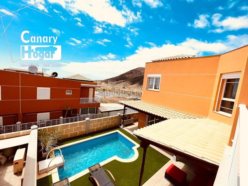 Foto f6dcc30e-ac75-47c9-97ec-216909a92e3a. Chalet con parcheggio piscina in Los Cristianos Arona