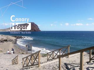 Xalet a El Médano. Adosado en venta en residencial sotavento ii  a solo 100m del ma