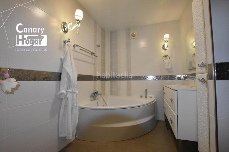 Foto 60c8b269-c5d5-4ccf-9f10-167b2dc7a347. Chalet  en venta en sueño azul en callao salvaje en Adeje