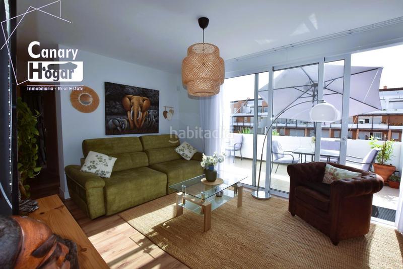 Foto 3eb5cda6-bd4b-42a1-b12c-02592b4432df. Ático se vende atico duplex de esquina reformado en complejo el barranco amarilla golf con vistas al mar en San Miguel de Abona