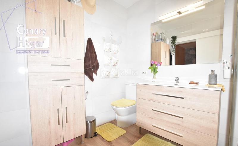 Foto 6eca94b8-b3eb-43ef-b27f-d5d3cf49ce3e. Ático se vende atico duplex de esquina reformado en complejo el barranco amarilla golf con vistas al mar en San Miguel de Abona
