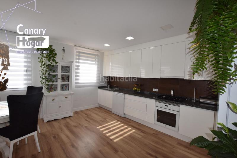 Foto b038241c-a852-427a-828c-0e5f73f90960. Ático se vende atico duplex de esquina reformado en complejo el barranco amarilla golf con vistas al mar en San Miguel de Abona