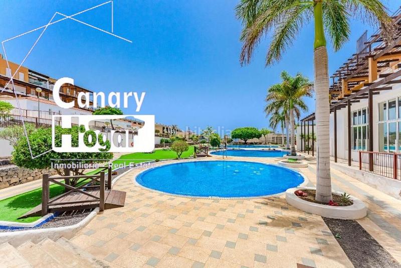 Foto c498d2b6-2e3b-46b1-87ba-e34e9e831767. Ático se vende atico duplex de esquina reformado en complejo el barranco amarilla golf con vistas al mar en San Miguel de Abona